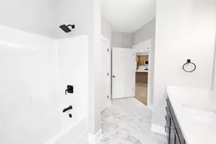 W389N7108 Pennsylvania St, Oconomowoc, WI 53066 - Photo 14