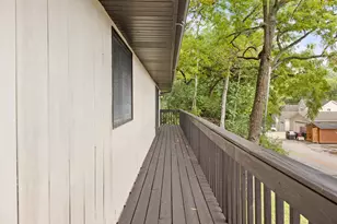 142 Riverside Dr, Racine, WI 53185 - Photo 2