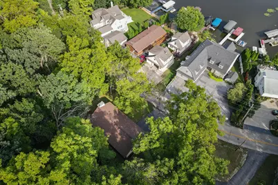 142  Riverside Dr, Racine, WI 53185 - Photo 28