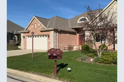 6837 W Greyhawk Ct, Franklin, WI 53132 - Photo 1