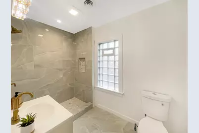 1431 N 22nd St, Milwaukee, WI 53205 - Photo 10