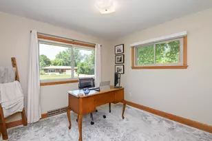 8801 W Dosie Ave, Greenfield, WI 53228 - Photo 16