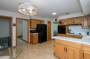 8801 W Dosie Ave, Greenfield, WI 53228 - Photo 8