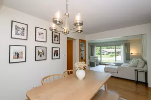 8801 W Dosie Ave, Greenfield, WI 53228 - Photo 4