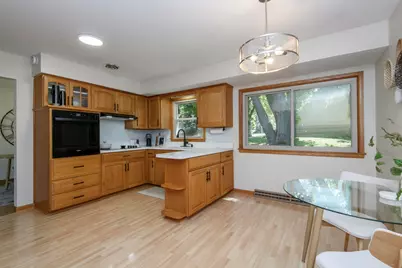 8801 W Dosie Ave, Greenfield, WI 53228 - Photo 6