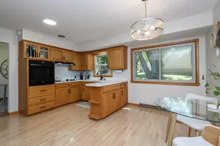 8801 W Dosie Ave, Greenfield, WI 53228 - Photo 6