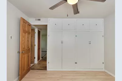 3008 S 51st St, Milwaukee, WI 53219 - Photo 12