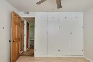 3008 S 51st St, Milwaukee, WI 53219 - Photo 14