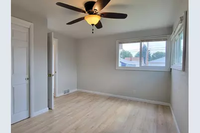 3008 S 51st St, Milwaukee, WI 53219 - Photo 16