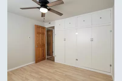 3008 S 51st St, Milwaukee, WI 53219 - Photo 10