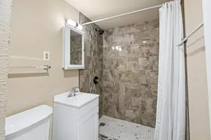3008 S 51st St, Milwaukee, WI 53219 - Photo 10