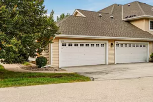 W398N6054 Autumn Woods Dr, Lac La Belle, WI 53066 - Photo 2