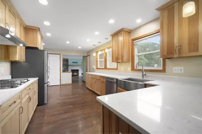 6642  Radburn Ln, Greendale, WI 53129 - Photo 8