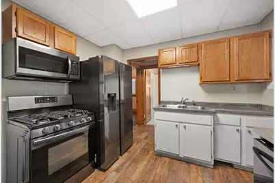 1960 S 68th St, West Allis, WI 53219 - Photo 8