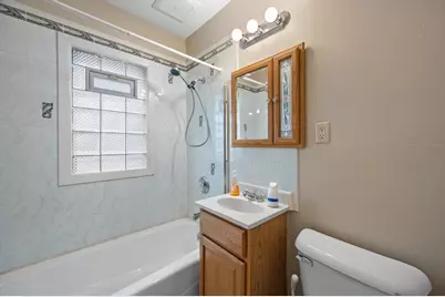 1960 S 68th St, West Allis, WI 53219 - Photo 10