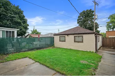 1960 S 68th St, West Allis, WI 53219 - Photo 20