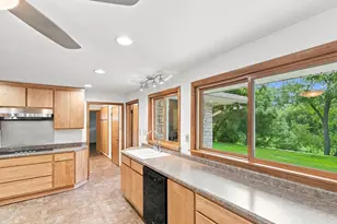 W237N6597 Orchard Dr, Sussex, WI 53089 - Photo 14
