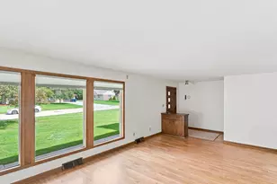 W237N6597 Orchard Dr, Sussex, WI 53089 - Photo 6
