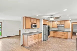 W237N6597 Orchard Dr, Sussex, WI 53089 - Photo 16