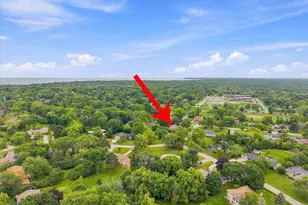 9210 N Pelham Pkwy, Bayside, WI 53217 - Photo 36