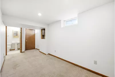 723  Roosevelt Ave, Oconomowoc, WI 53066 - Photo 24