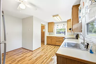 723  Roosevelt Ave, Oconomowoc, WI 53066 - Photo 4