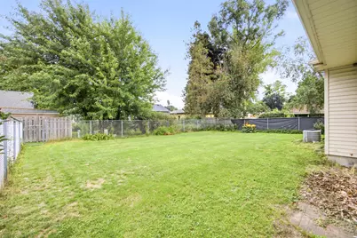 723  Roosevelt Ave, Oconomowoc, WI 53066 - Photo 28