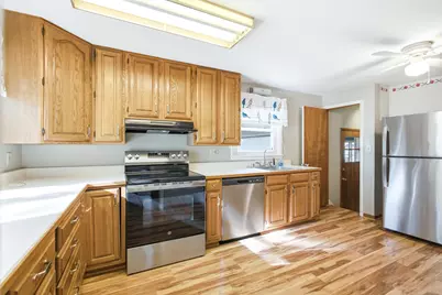 723  Roosevelt Ave, Oconomowoc, WI 53066 - Photo 2