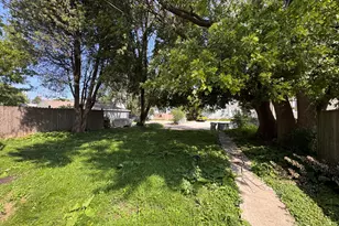 2232 S Allis St, Milwaukee, WI 53207 - Photo 6