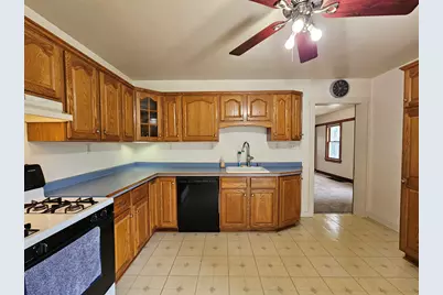 640 S 104th St, West Allis, WI 53214 - Photo 24