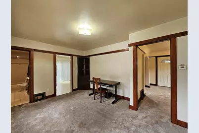 640 S 104th St, West Allis, WI 53214 - Photo 22