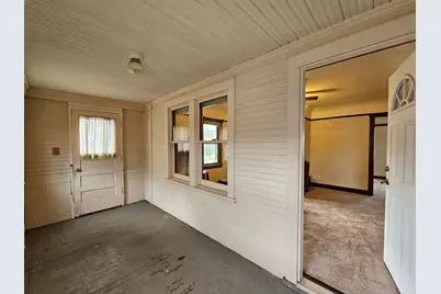 640 S 104th St, West Allis, WI 53214 - Photo 12