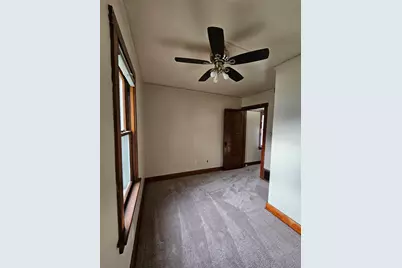 640 S 104th St, West Allis, WI 53214 - Photo 30