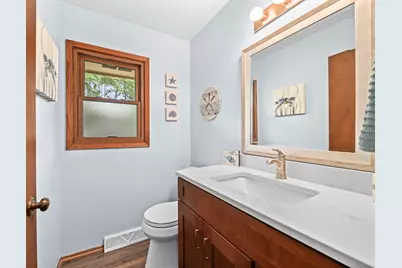 925  Canterbury Ln, Waukesha, WI 53188 - Photo 16