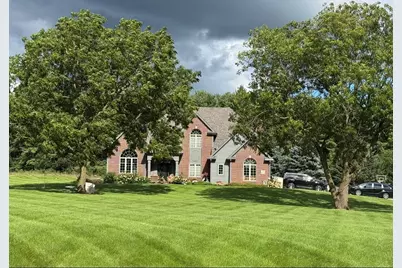 S91W31504  Grace Trl, Mukwonago, WI 53149 - Photo 2