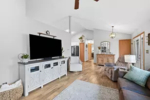 258 Bastogne Ct, Belgium, WI 53004 - Photo 10