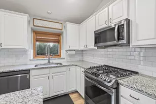 258 Bastogne Ct, Belgium, WI 53004 - Photo 4