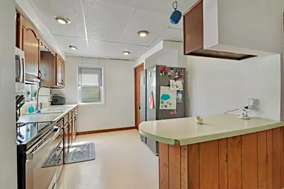 7825  17th Ave, Kenosha, WI 53143 - Photo 8