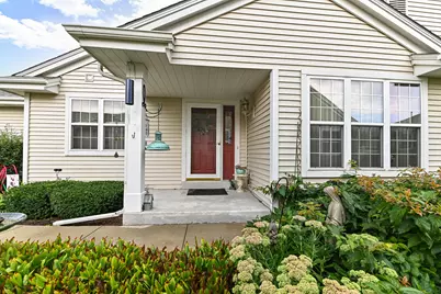 537  Fairview Cir #A, Racine, WI 53185 - Photo 2