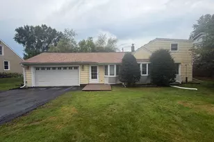 W271N2585 Pear Tree Ln, Pewaukee, WI 53072 - Photo 1