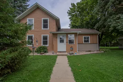 816 W Division St, Watertown, WI 53098 - Photo 2