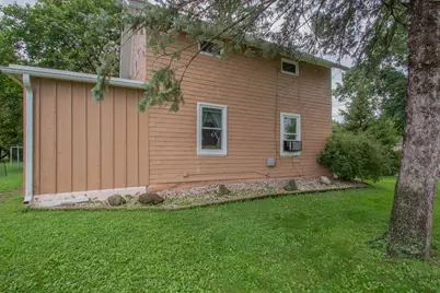 816 W Division St, Watertown, WI 53098 - Photo 10