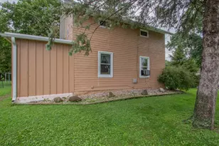 816 W Division St, Watertown, WI 53098 - Photo 10