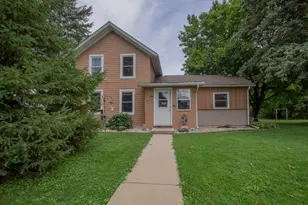 816 W Division St, Watertown, WI 53098 - Photo 12