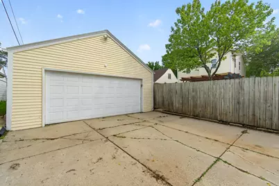 3701 N 97th St, Milwaukee, WI 53222 - Photo 28