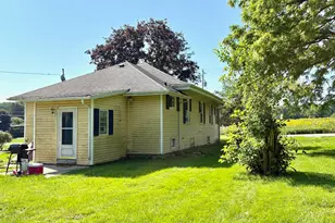 164 Dewey Ave, Fontana, WI 53125 - Photo 4