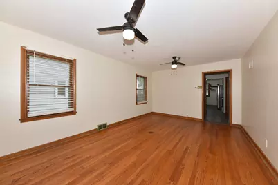 4333 N 62nd St, Milwaukee, WI 53216 - Photo 8