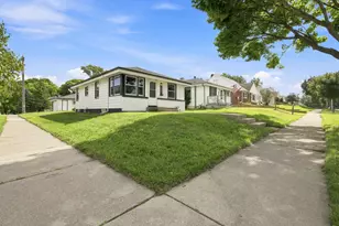 2002 S 97th St, West Allis, WI 53227 - Photo 20