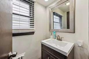 9625 W Metcalf Pl, Milwaukee, WI 53222 - Photo 22