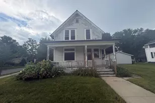 224 Mulberry St, Lake Mills, WI 53551 - Photo 1
